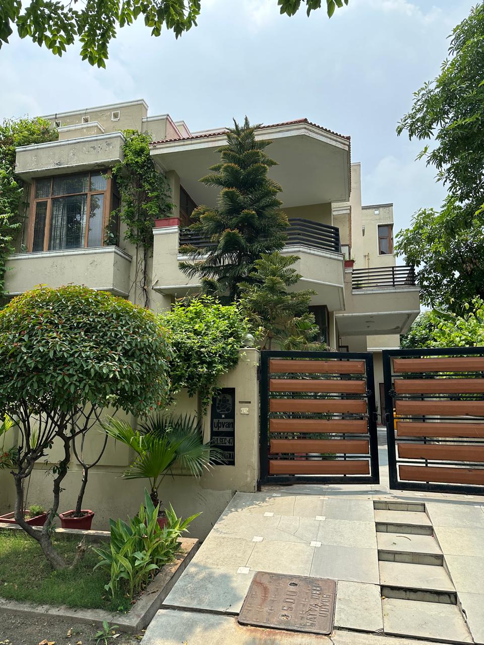 Residential Property in Noida - Sampatti Estate