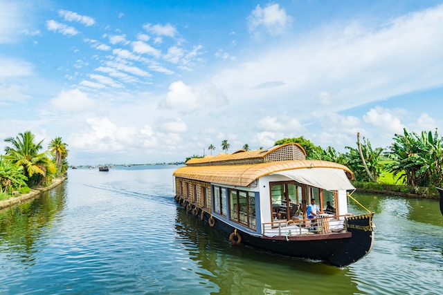 Best Kerala Honeymoon Packages From  Chennai (Seasonz India Holidays Pvt Ltd)