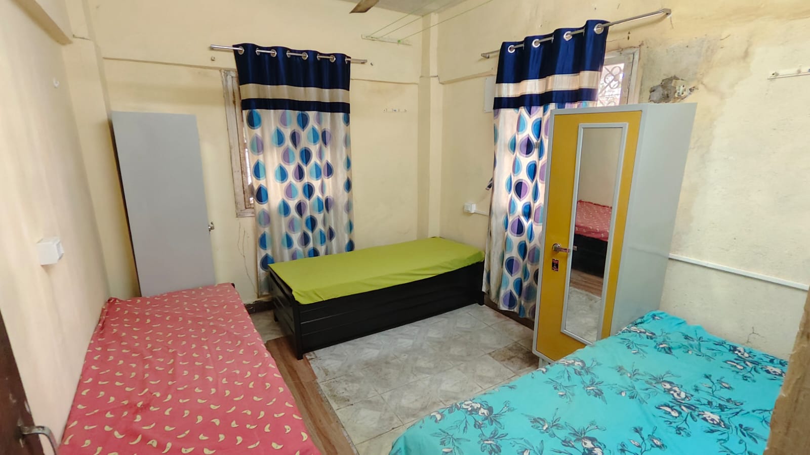 PAYINGUEST ACCOMMODATION FOR FEMALE IN BORIVALI WEST MUMBAI. CALL 9987222868