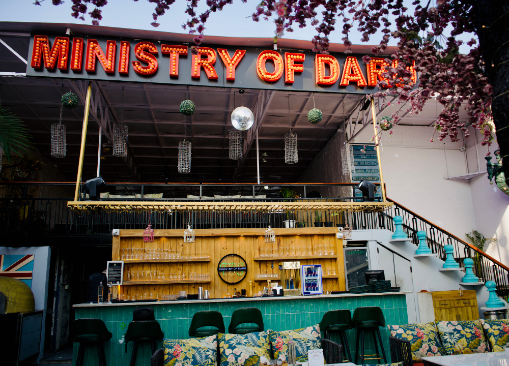 Ministry of Daru – Best Restaurant in Noida for Party, Live Music & Nightlife