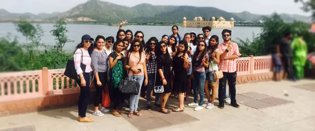 Explore excellence in education with our best educational college tours!