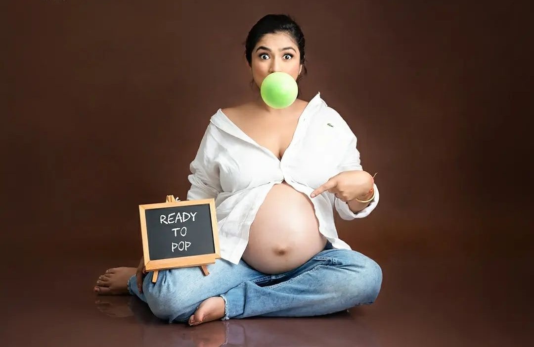 Elegant Maternity Photoshoot in Goa