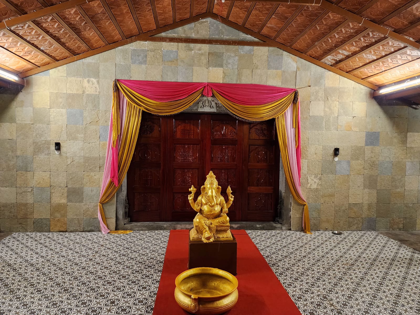 Sri Perundevi Varadharaja Swamy Mangala Mandapam , Marriage Hall in sriperumbudur Reception Hall - sriperundevivaradha.com