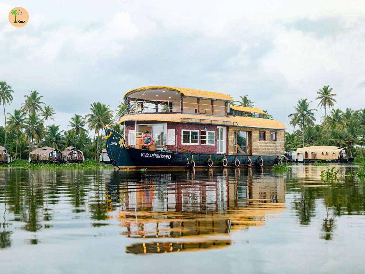 beautiful alleppey houseboat | tour travels in alappuzha