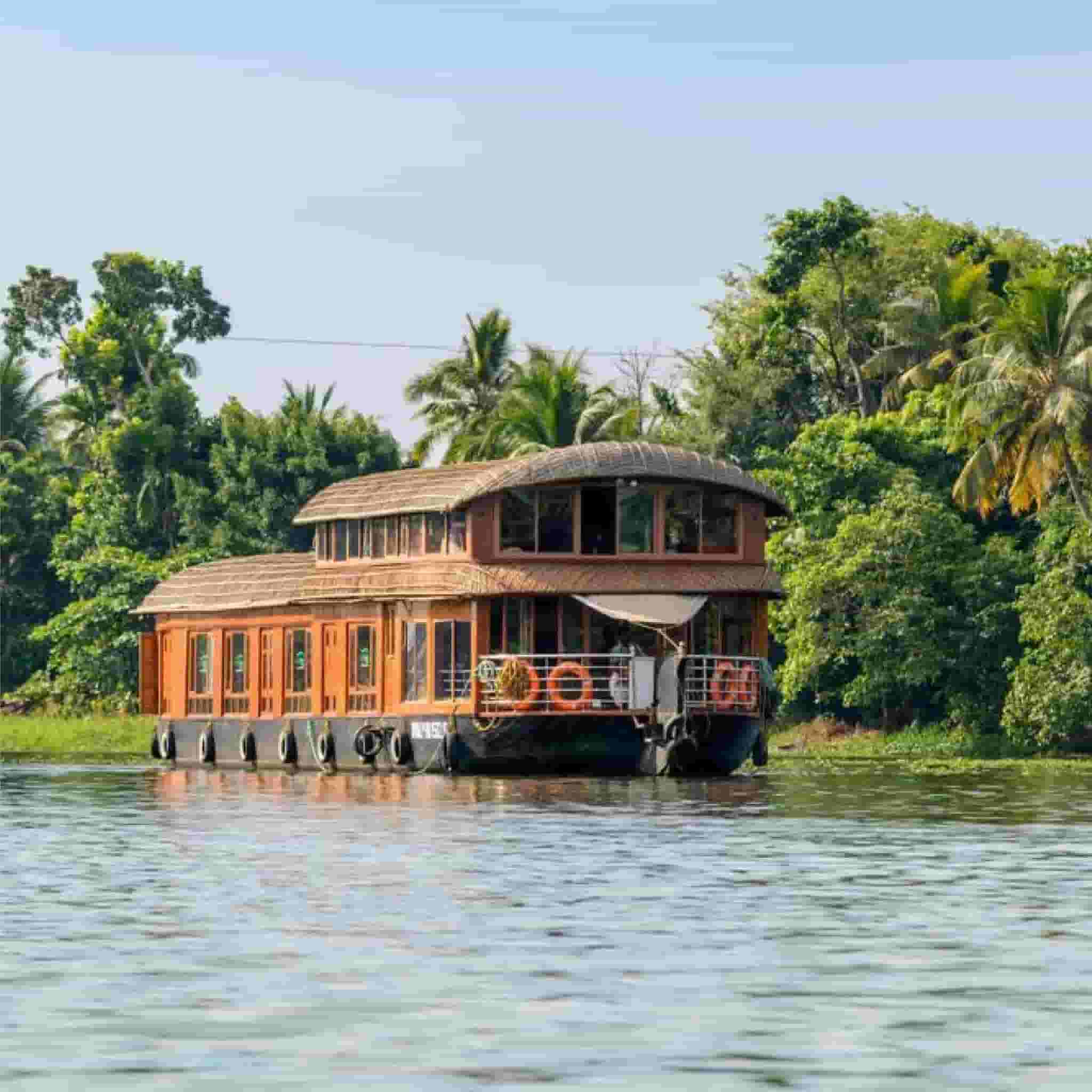 white rose houseboat | tour travels in alappuzha