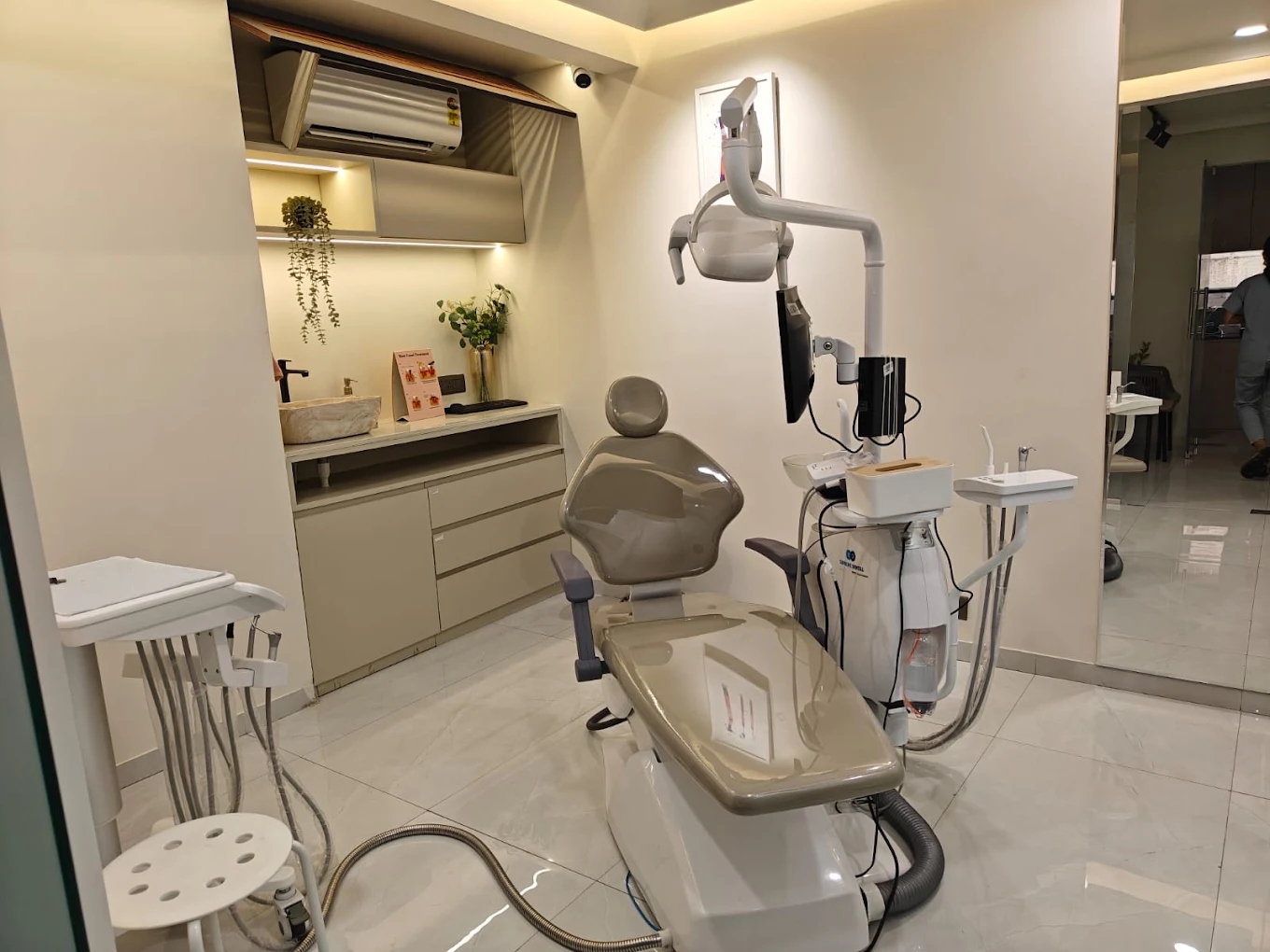 DR. HARSHADA BORSE - KADGI - DENTIST IN RAVET